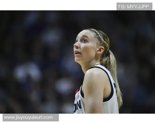 佩奇携女友与队友重返母校共同庆祝NCAA冠军戒指荣耀时刻